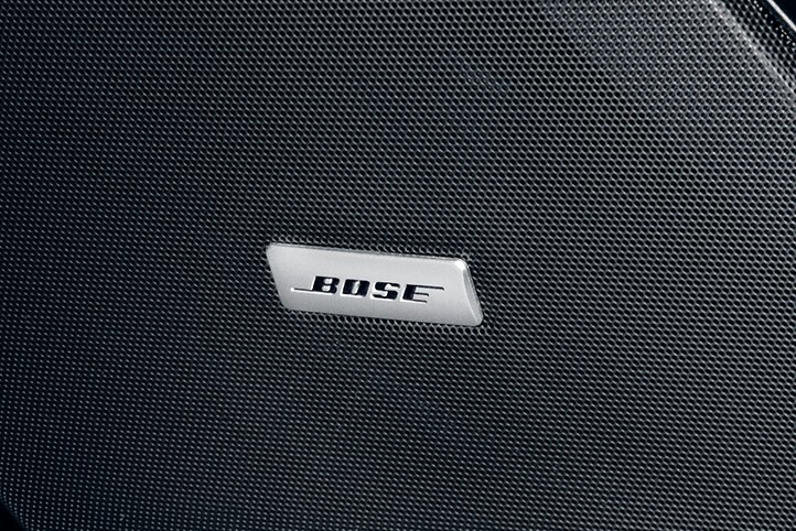 Sonido Bose de hasta 14 bocinas con sistema de control de ruido