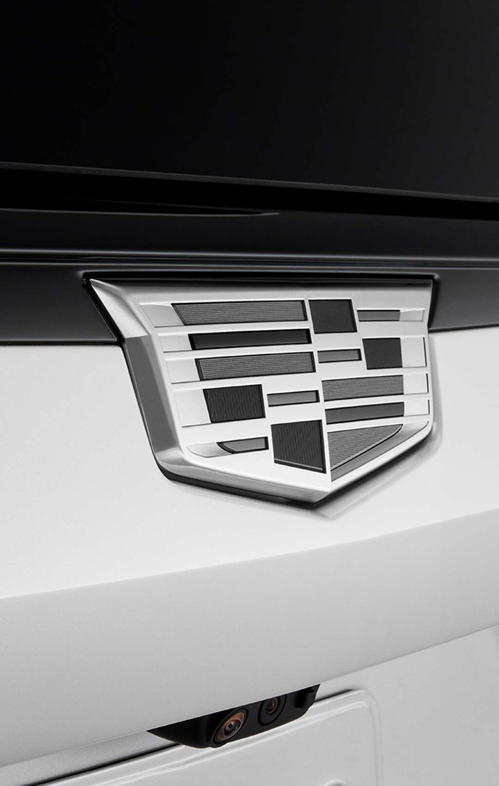 Emblema Cadillac Escalade 2024, camioneta de lujo