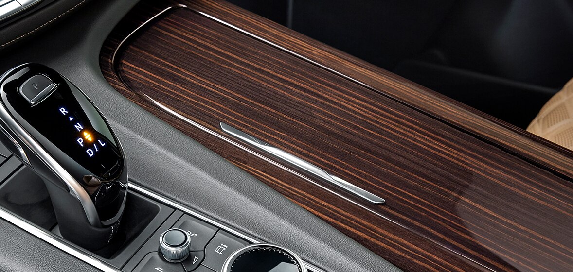 Cadillac Escalade 2024, camioneta de lujo con interiores de materiales únicos en su clase